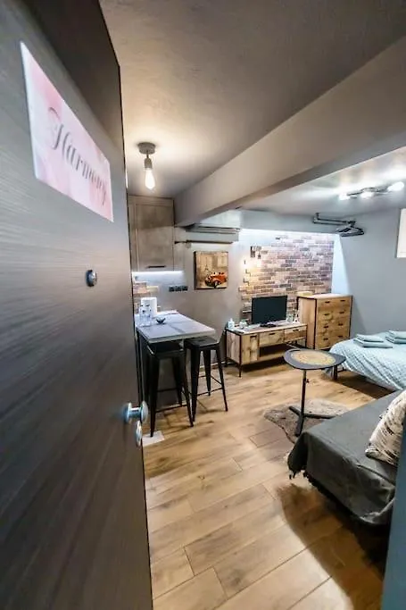 Harmony Studio With Terrace. 테살로니키 아파트
